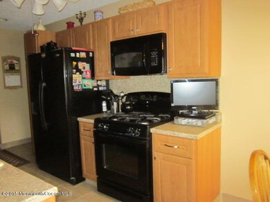 207 Forsythia Ln unit 367, Englishtown, NJ 07726 - photo 5