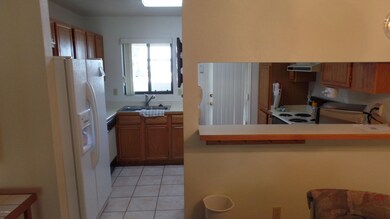 1018 condo 005