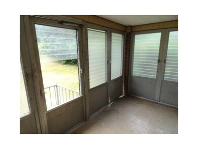 Entry/Foyer.