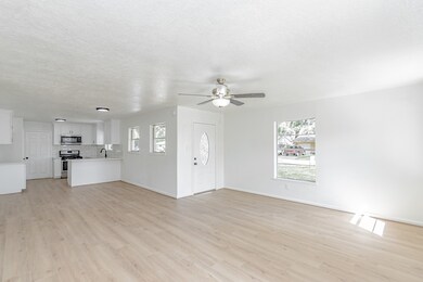 1303 College Dr, Alvin, TX 77511 - photo 4