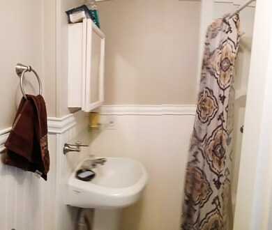 114 Main St unit 3L, South Grafton, MA 01560 - photo 2