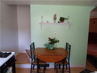 Kitchen. Eat-in kitchen. Laminate floor unifies sp