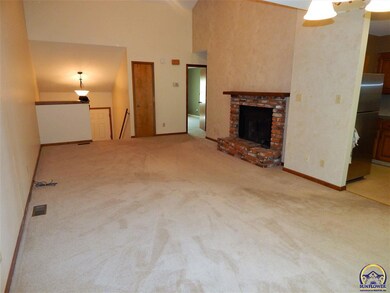 3621 SW Eveningside Dr, Topeka, KS 66614 - photo 6