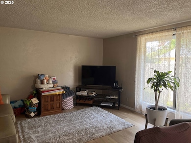 2215 24th St, Florence, OR 97439 - photo 6