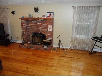 81 Poquanticut Ave, North Easton, MA 02356 - photo 4