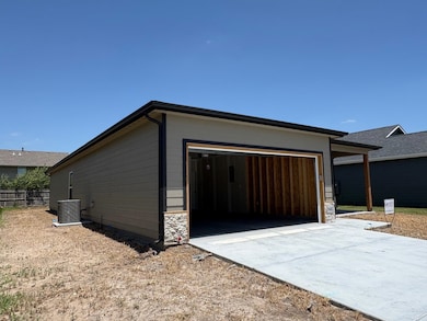 9402 Creed St, Wichita, KS 67210 - photo 3