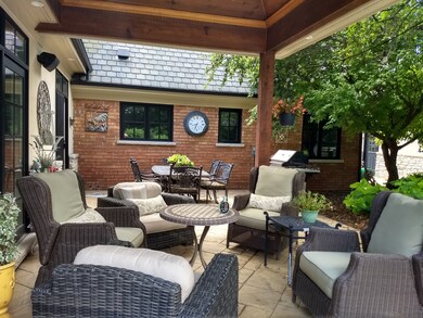 Veranda-Poolside patio