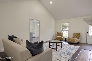 7-web-or-mls-312 Triple Crown Cir-7