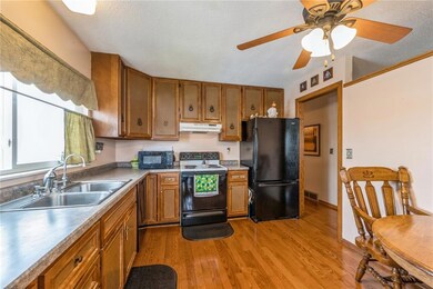 68 Julia Ann Dr NW, Cedar Rapids, IA 52405 - photo 7