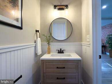 521 Locust St, Columbia, PA 17512 - photo 5