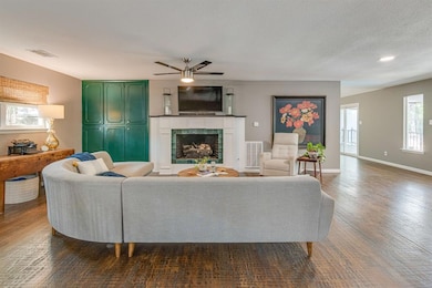 1401 Driftwood Dr, Euless, TX 76040 - photo 7