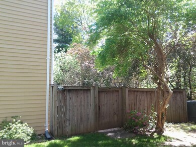 9937 Capperton Dr, Oakton, VA 22124 - photo 5