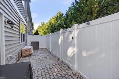 1000 Parish Turn Ct unit 36, Virginia Beach, VA 23455 - photo 5
