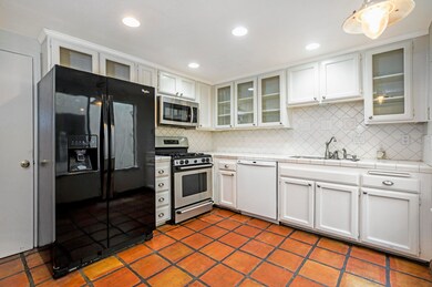 Bright Kitchen