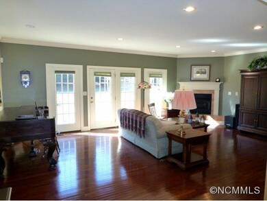 Great Room With Gas FP