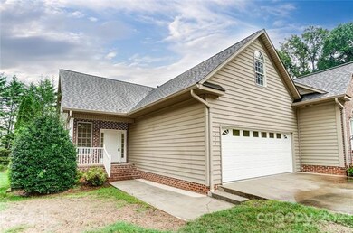 1538 Forest Park Dr unit 1538, Statesville, NC 28677 - photo 2