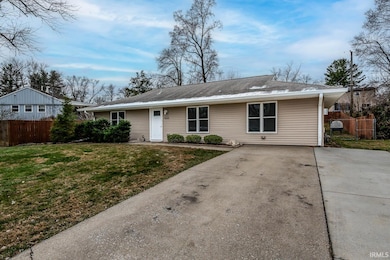 3211 N Stoneycrest Rd, Bloomington, IN 47404 - photo 2