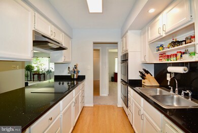 9001 Igoe St, Lorton, VA 22079 - photo 4