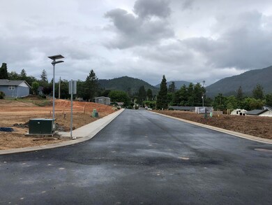 1792 Daffodil Ln, Grants Pass, OR 97526 - photo 3