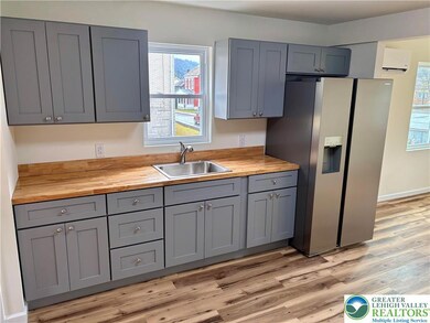 253 Main St, Jim Thorpe, PA 18229 - photo 4