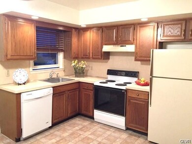 851 N 18th St unit 2, Allentown, PA 18104 - photo 3