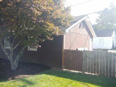 228 S Magnolia Ave, Waynesboro, VA 22980 - photo 3