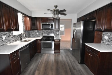 17719 Sycamore Ave, Country Club Hills, IL 60478 - photo 2