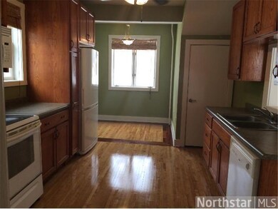 Beautiful hardwood floors in the nice sized kitche