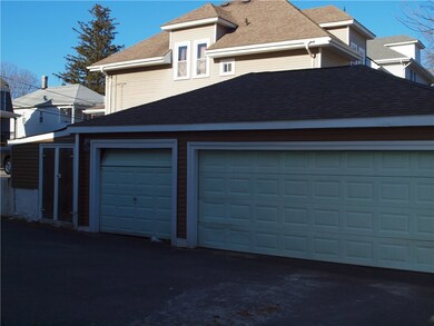 38 Vine St, Woonsocket, RI 02895 - photo 4