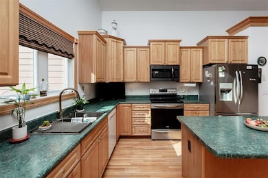 5113 SE 27th St, Des Moines, IA 50320 - photo 4