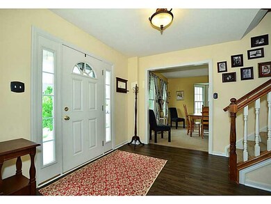 Entry/Foyer.