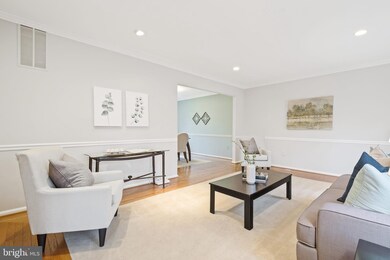 11017 Rutledge Dr, North Potomac, MD 20878 - photo 3