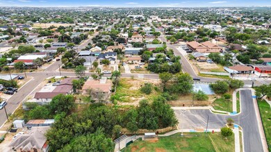 2810 Diaz St, Laredo, TX 78043 - photo 4