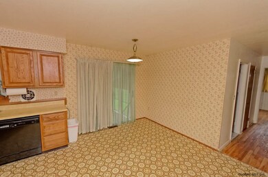 721 Pearse Rd, Schenectady, NY 12309 - photo 5