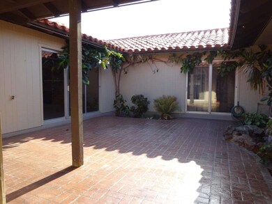 10318 W Mission Ln, Sun City, AZ 85351 - photo 7