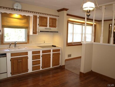 314 Murray Dr, Allentown, PA 18104 - photo 5