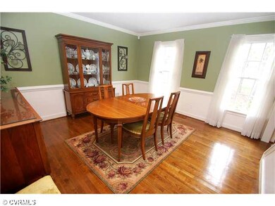 Dining Room - Enjoy holidays and family gatherings