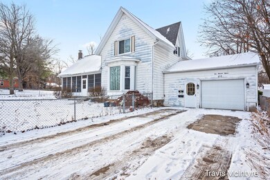 415 S Franklin St, Greenville, MI 48838 - photo 2
