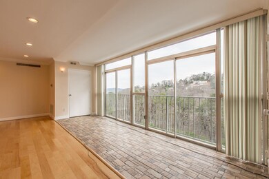 414 Continental Dr, 605,