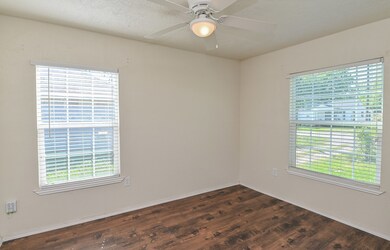 7009 Finch St, Houston, TX 77028 - photo 7