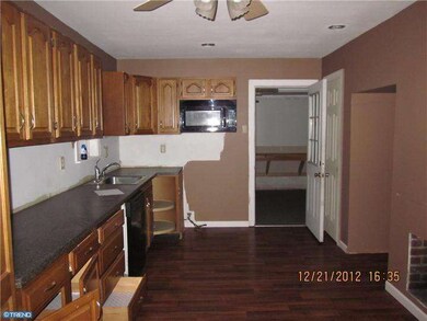 56 Yellowood Dr, Levittown, PA 19057 - photo 3