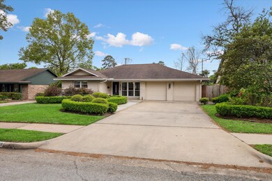 6319 Lindyann Ln, Houston, TX 77008 - photo 2
