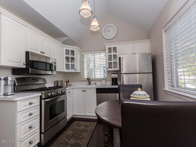 115 Top Gallant Rd unit 3, Stamford, CT 06902 - photo 6