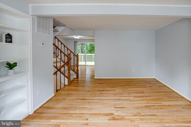 3616 Wharf Ln, Triangle, VA 22172 - photo 6