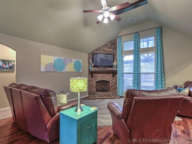 8023 S Fir Place, Broken Arrow, OK 74011 - photo 5