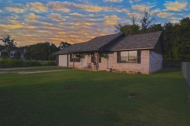 1602 Lincoln Cir, Idabel, OK 74745 - photo 3