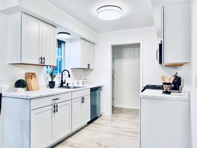 816 Chatman St, Alvin, TX 77511 - photo 4