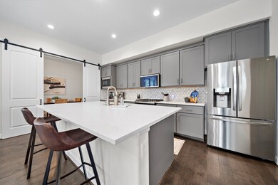 3809 Olde Bourbon Ln, Houston, TX 77018 - photo 6