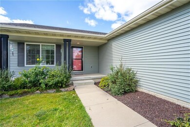 2612 Shadow Creek Ln, Des Moines, IA 50320 - photo 2