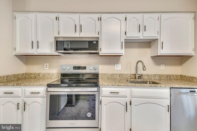 18709 Winding Creek Place, Germantown, MD 20874 - photo 4